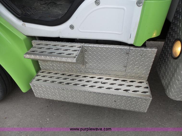 image for item L3721 2006 Freightliner Business Class M2 ambulance