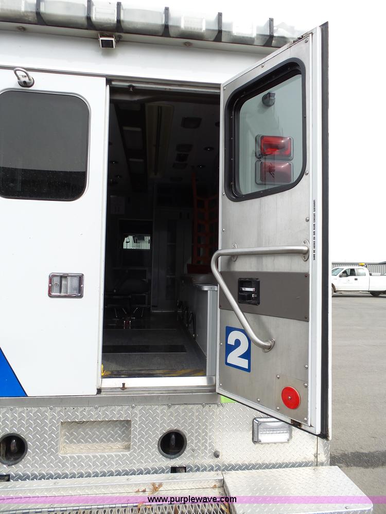 image for item L3721 2006 Freightliner Business Class M2 ambulance