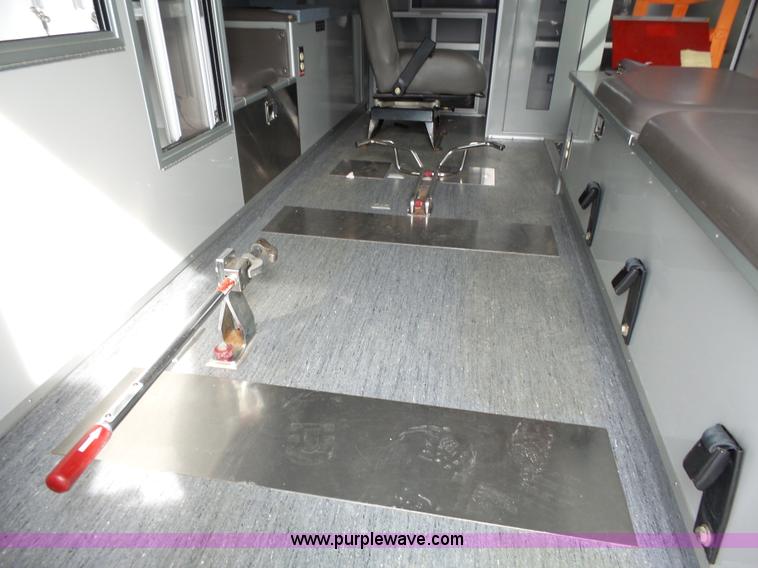 image for item L3721 2006 Freightliner Business Class M2 ambulance