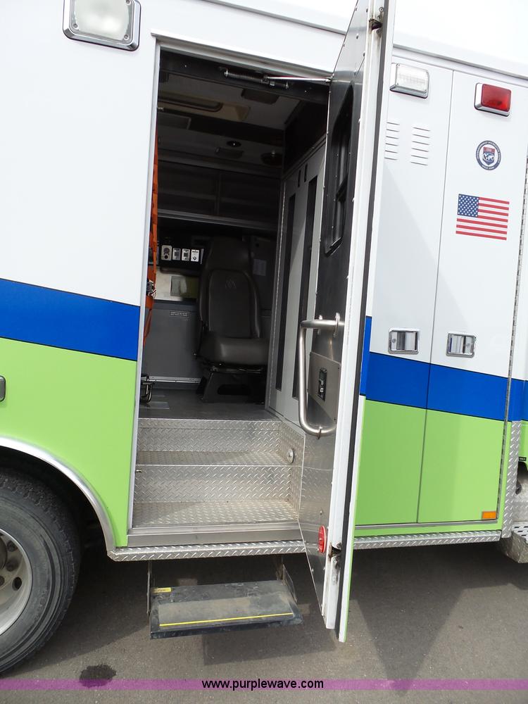 image for item L3721 2006 Freightliner Business Class M2 ambulance