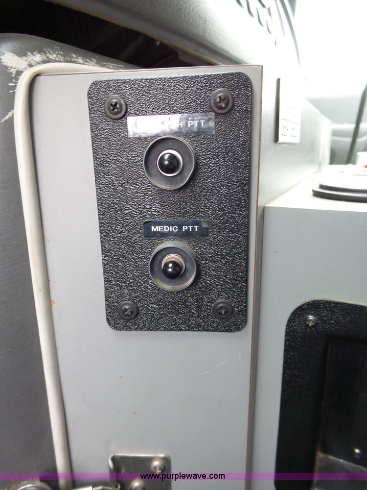 image for item L3722 2003 Ford 801 ambulance