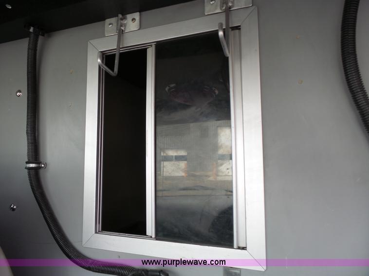 image for item L3722 2003 Ford 801 ambulance