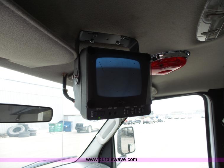 image for item L3722 2003 Ford 801 ambulance