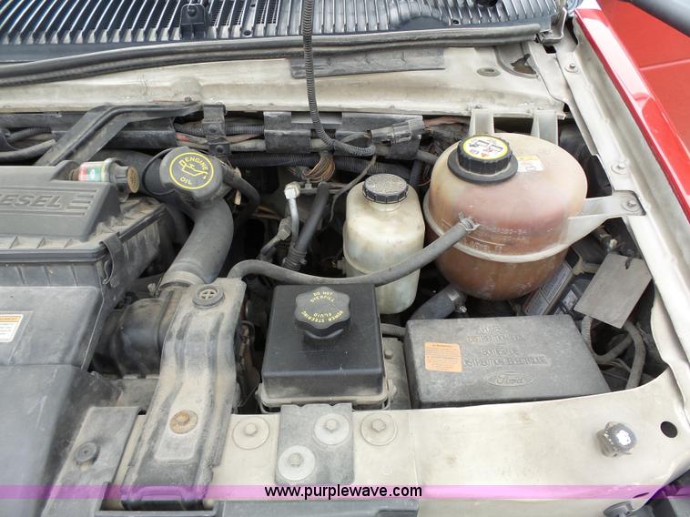 image for item L3722 2003 Ford 801 ambulance