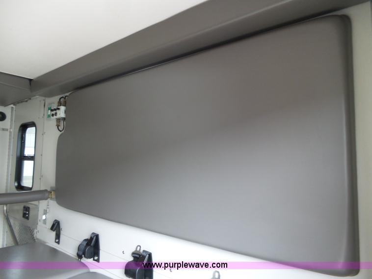 image for item L3722 2003 Ford 801 ambulance