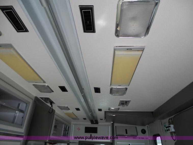 image for item L3722 2003 Ford 801 ambulance