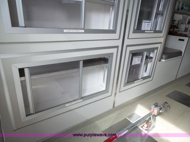 image for item L3722 2003 Ford 801 ambulance