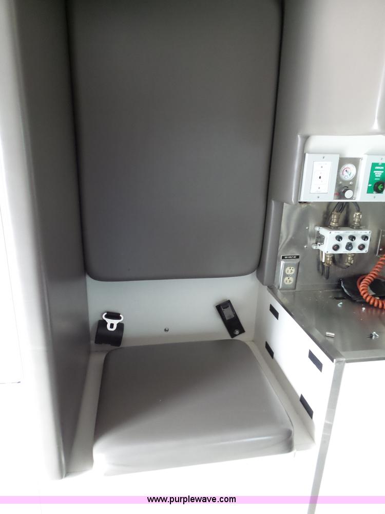 image for item L3722 2003 Ford 801 ambulance