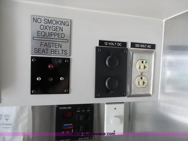 image for item L3722 2003 Ford 801 ambulance