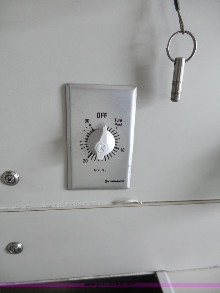 image for item L3722 2003 Ford 801 ambulance