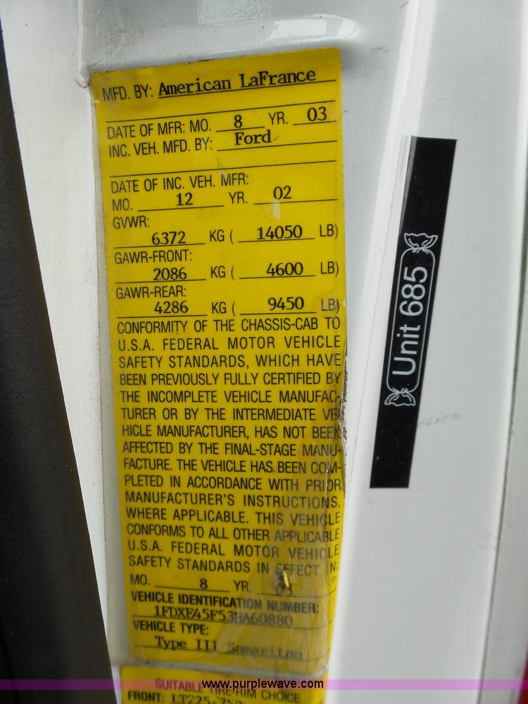 image for item L3722 2003 Ford 801 ambulance