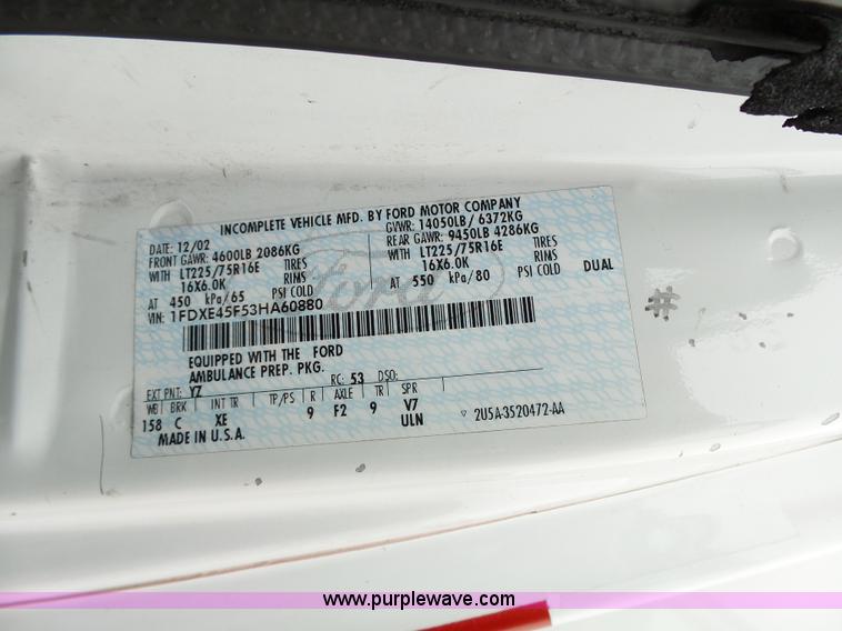 image for item L3722 2003 Ford 801 ambulance