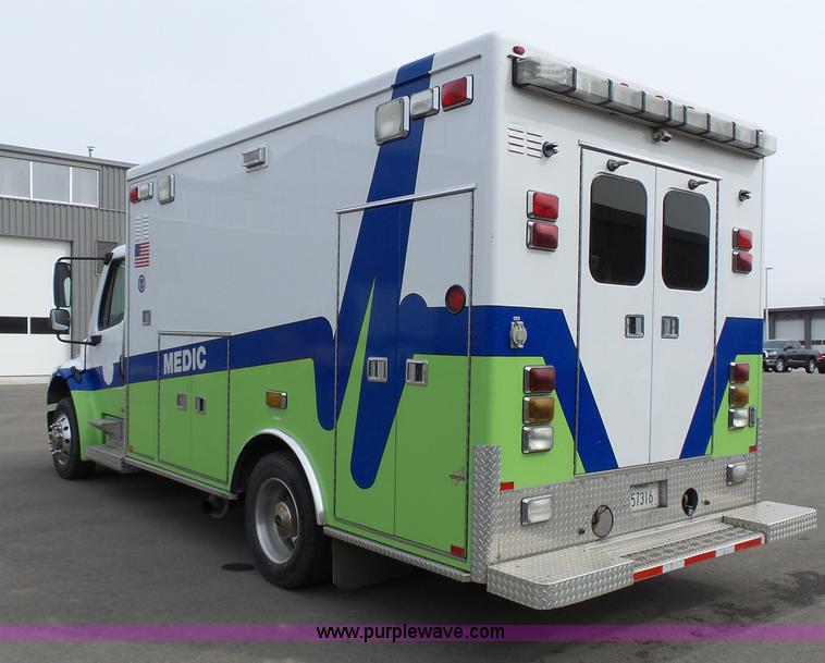 image for item L3723 2005 Freightliner Business Class M2 ambulance