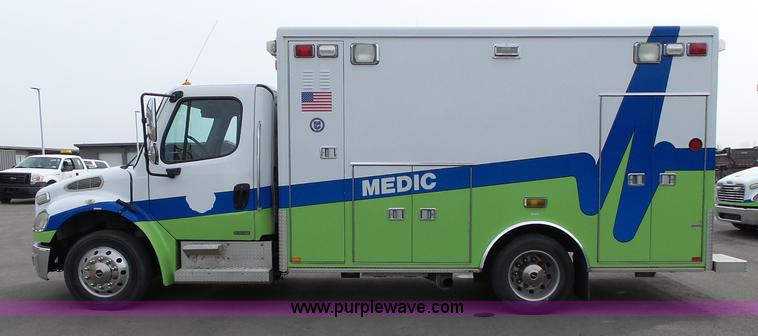 image for item L3723 2005 Freightliner Business Class M2 ambulance