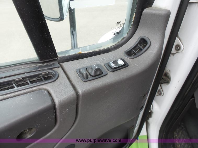 image for item L3723 2005 Freightliner Business Class M2 ambulance