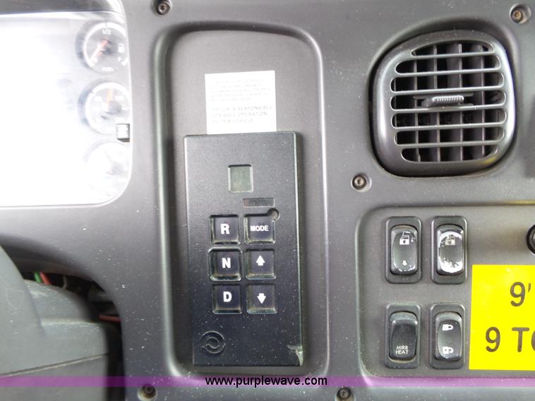 image for item L3723 2005 Freightliner Business Class M2 ambulance