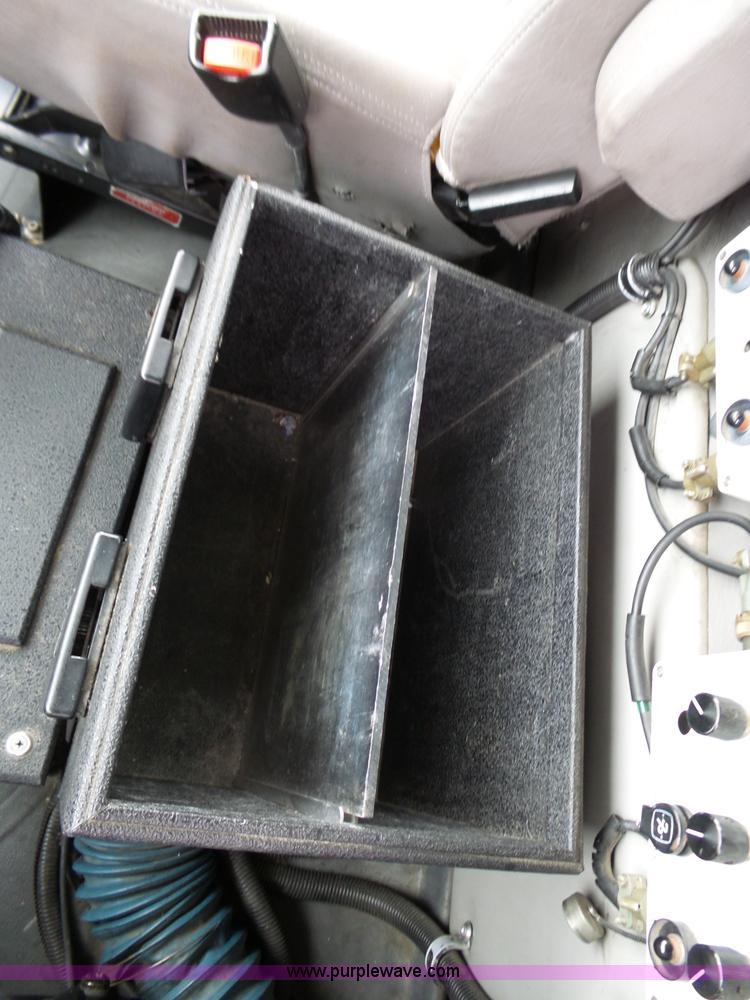 image for item L3723 2005 Freightliner Business Class M2 ambulance