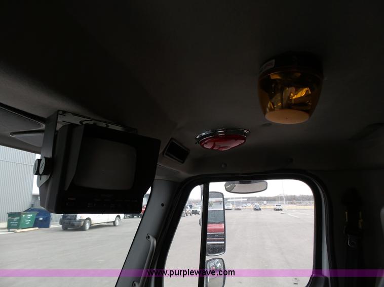 image for item L3723 2005 Freightliner Business Class M2 ambulance