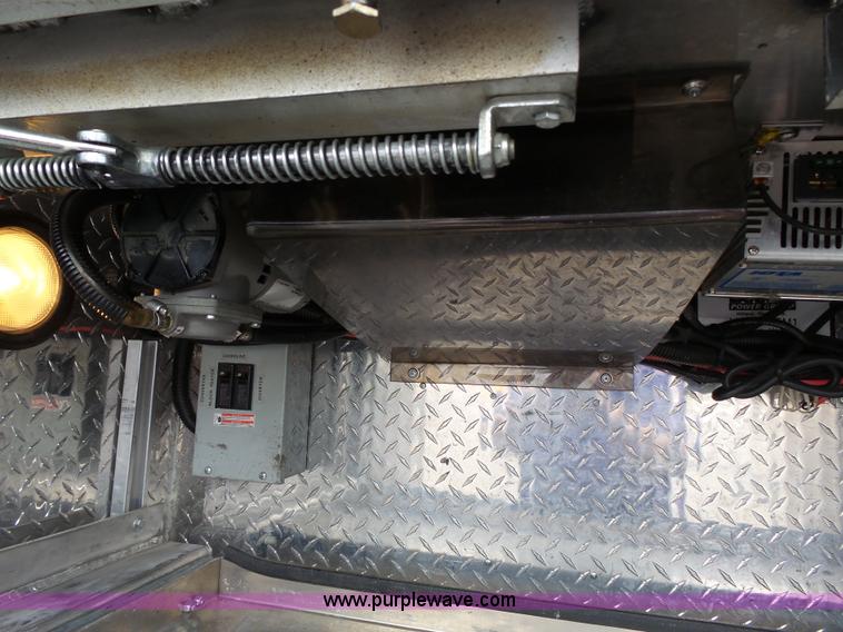 image for item L3723 2005 Freightliner Business Class M2 ambulance