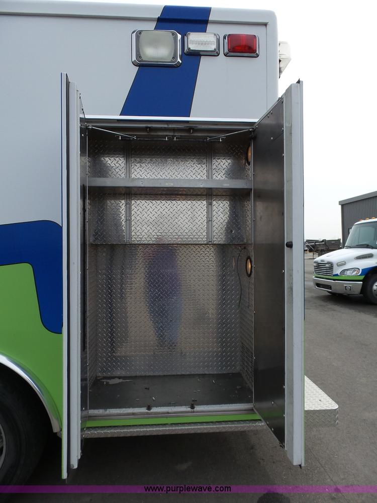 image for item L3723 2005 Freightliner Business Class M2 ambulance