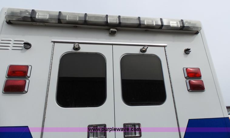 image for item L3723 2005 Freightliner Business Class M2 ambulance