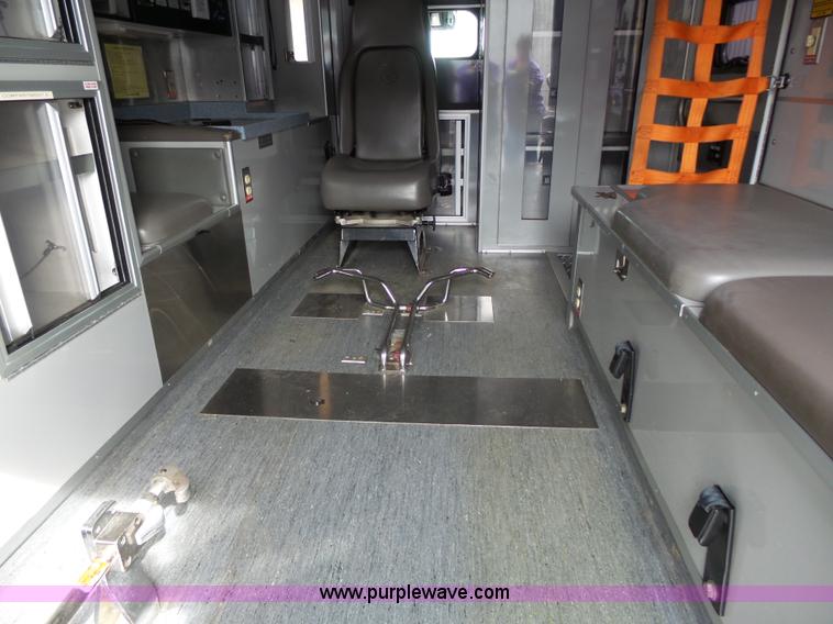 image for item L3723 2005 Freightliner Business Class M2 ambulance