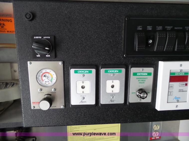 image for item L3723 2005 Freightliner Business Class M2 ambulance