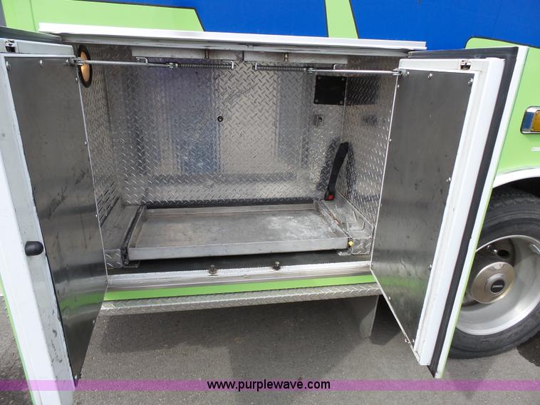 image for item L3723 2005 Freightliner Business Class M2 ambulance