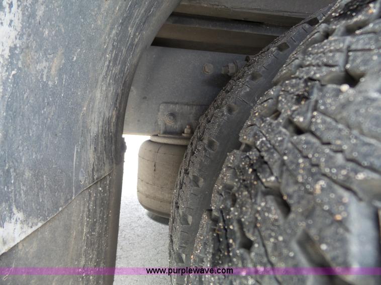 image for item L3723 2005 Freightliner Business Class M2 ambulance