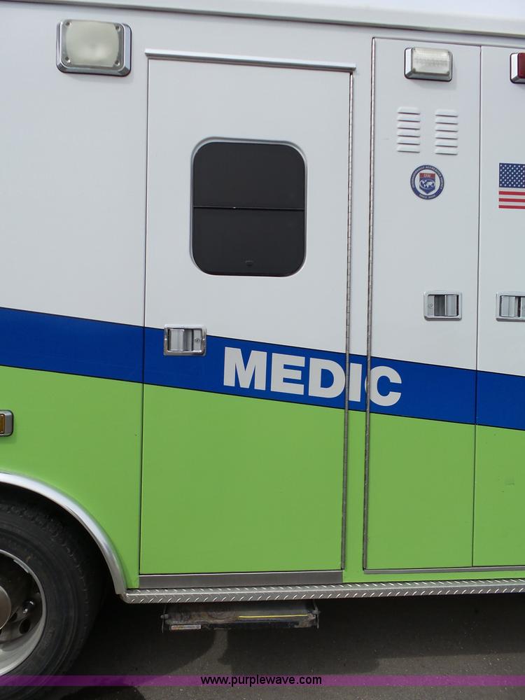 image for item L3723 2005 Freightliner Business Class M2 ambulance