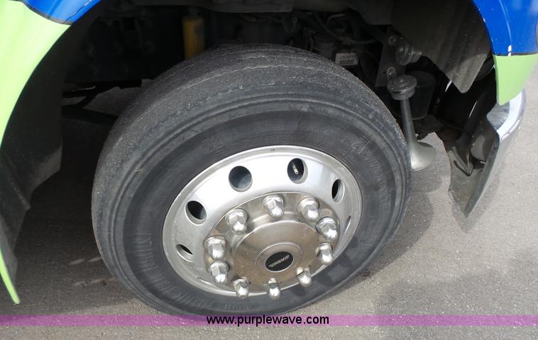 image for item L3723 2005 Freightliner Business Class M2 ambulance