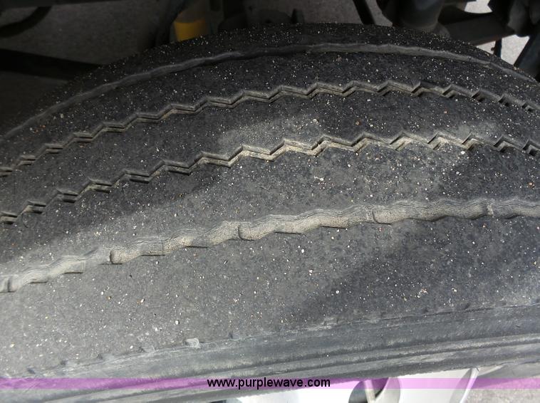 image for item L3723 2005 Freightliner Business Class M2 ambulance