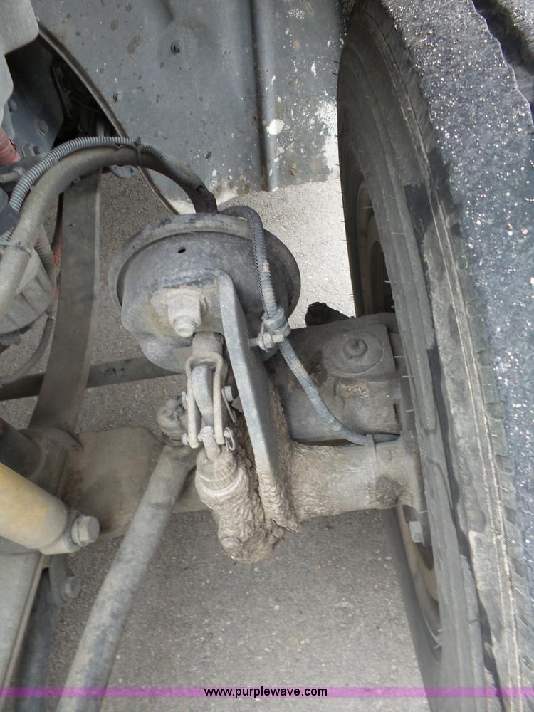 image for item L3723 2005 Freightliner Business Class M2 ambulance