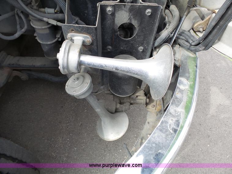 image for item L3723 2005 Freightliner Business Class M2 ambulance