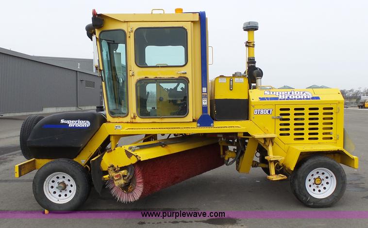 image for item L3724 Superior DT80CT broom