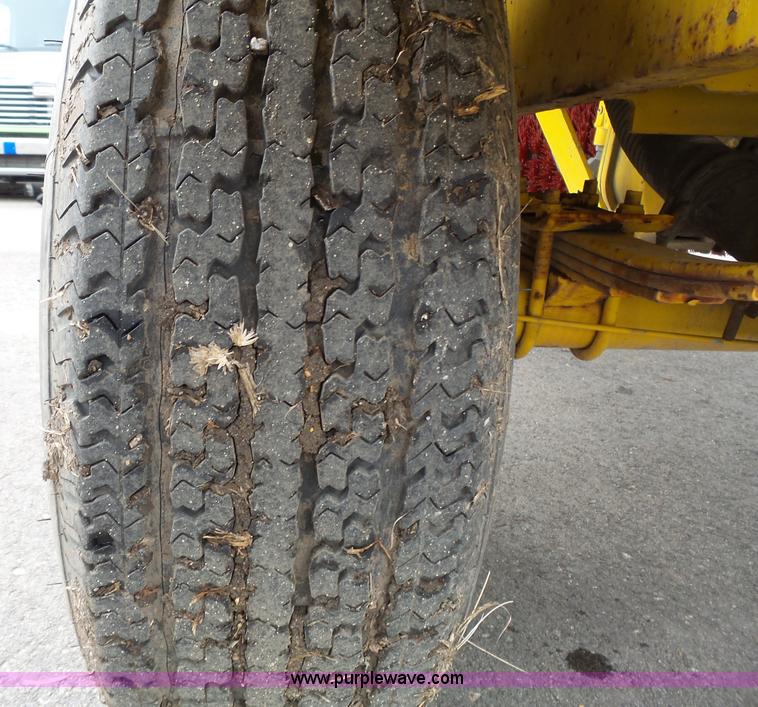 image for item L3724 Superior DT80CT broom