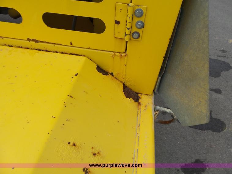 image for item L3724 Superior DT80CT broom