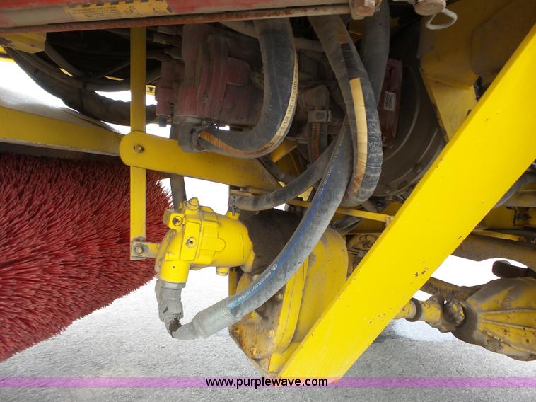 image for item L3724 Superior DT80CT broom