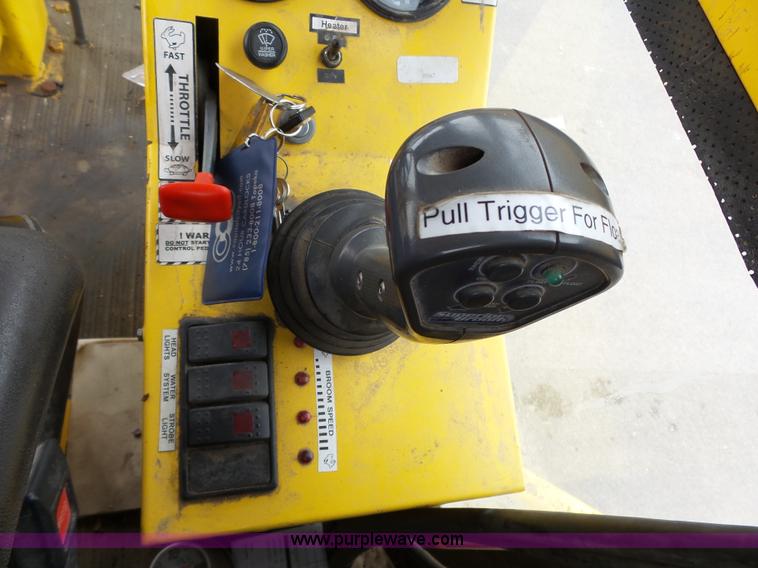 image for item L3724 Superior DT80CT broom