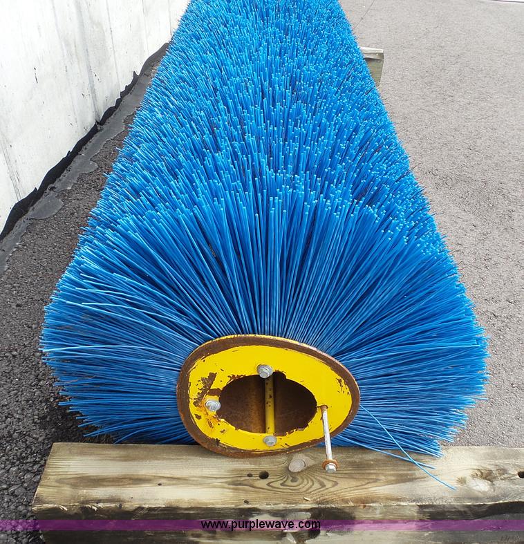 image for item L3724 Superior DT80CT broom