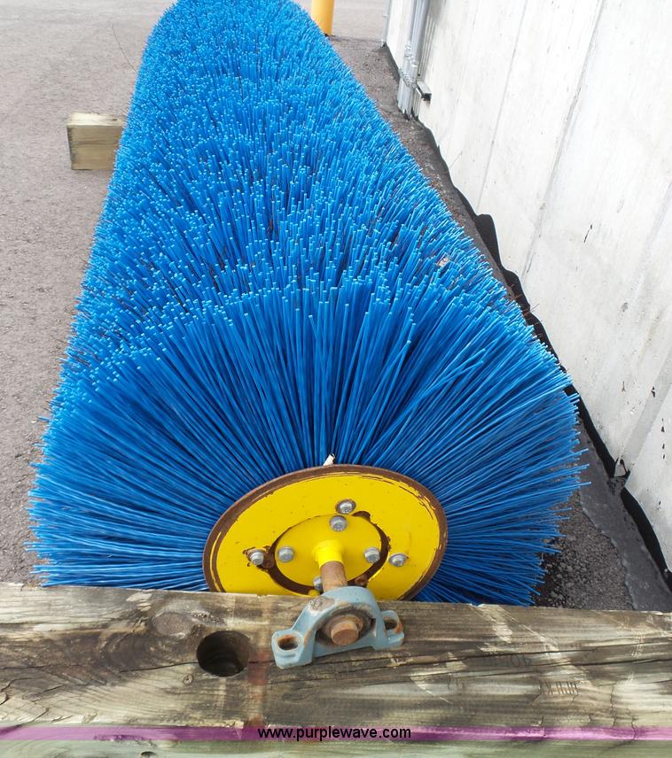image for item L3724 Superior DT80CT broom