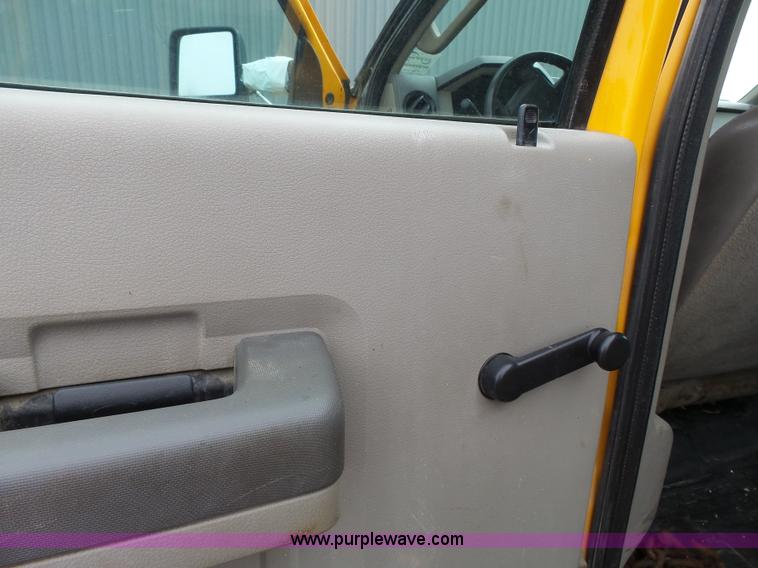 image for item L3727 2008 Ford F450 Super Duty XL Crew Cab flatbed truck