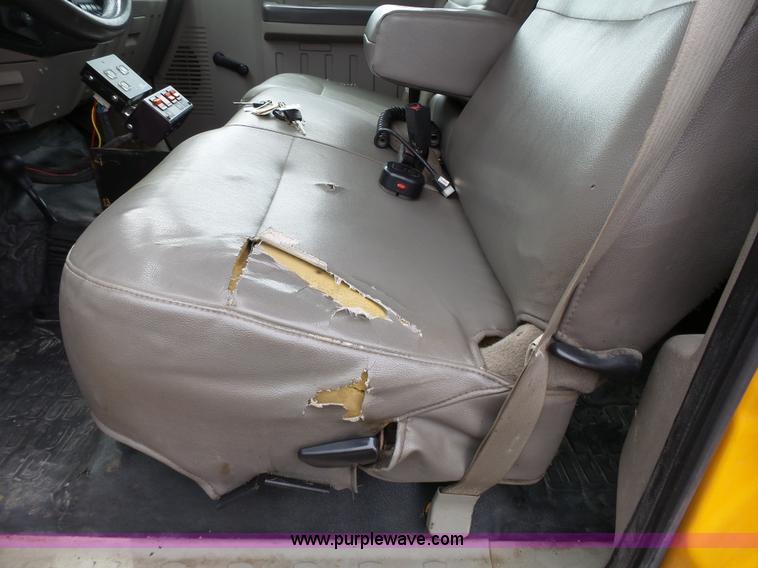 image for item L3727 2008 Ford F450 Super Duty XL Crew Cab flatbed truck