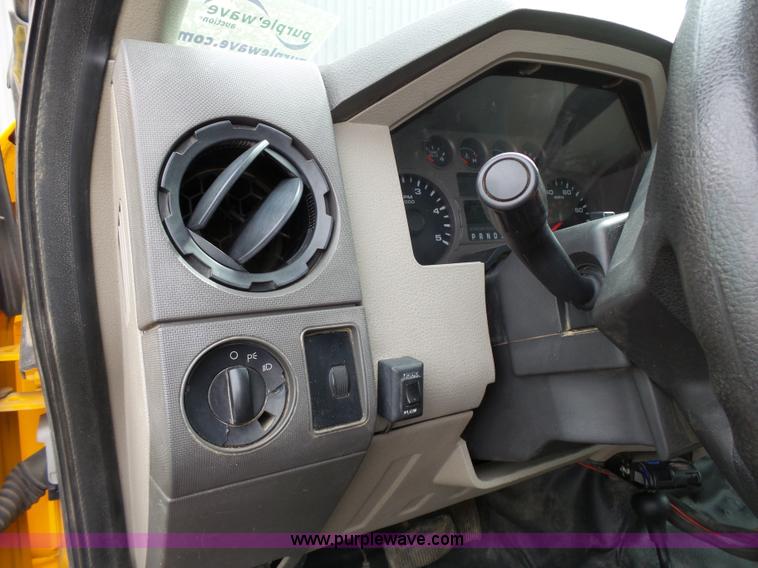 image for item L3727 2008 Ford F450 Super Duty XL Crew Cab flatbed truck