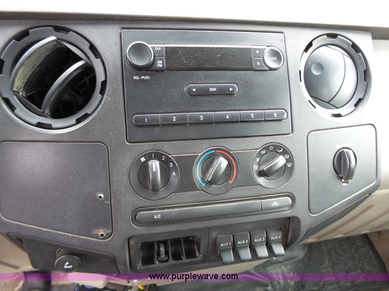 image for item L3727 2008 Ford F450 Super Duty XL Crew Cab flatbed truck