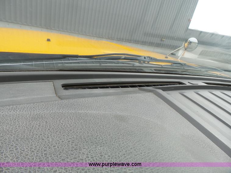 image for item L3727 2008 Ford F450 Super Duty XL Crew Cab flatbed truck