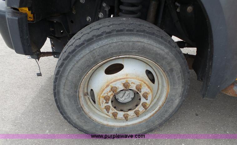 image for item L3727 2008 Ford F450 Super Duty XL Crew Cab flatbed truck