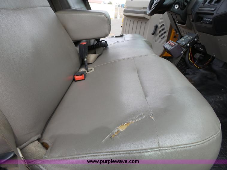 image for item L3727 2008 Ford F450 Super Duty XL Crew Cab flatbed truck