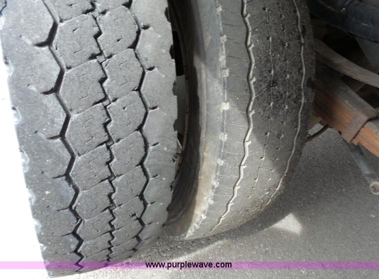 image for item L3727 2008 Ford F450 Super Duty XL Crew Cab flatbed truck