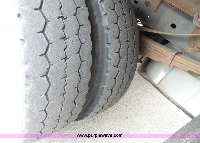 image for item L3727 2008 Ford F450 Super Duty XL Crew Cab flatbed truck